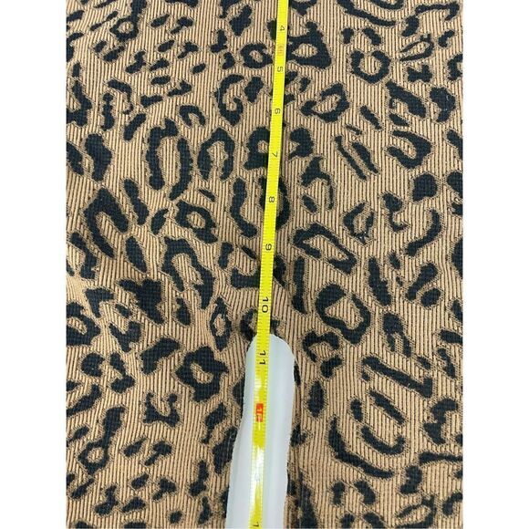 Active USA Leopard Print Ribbed Bike Shorts Size M/L - Picture 6 of 7